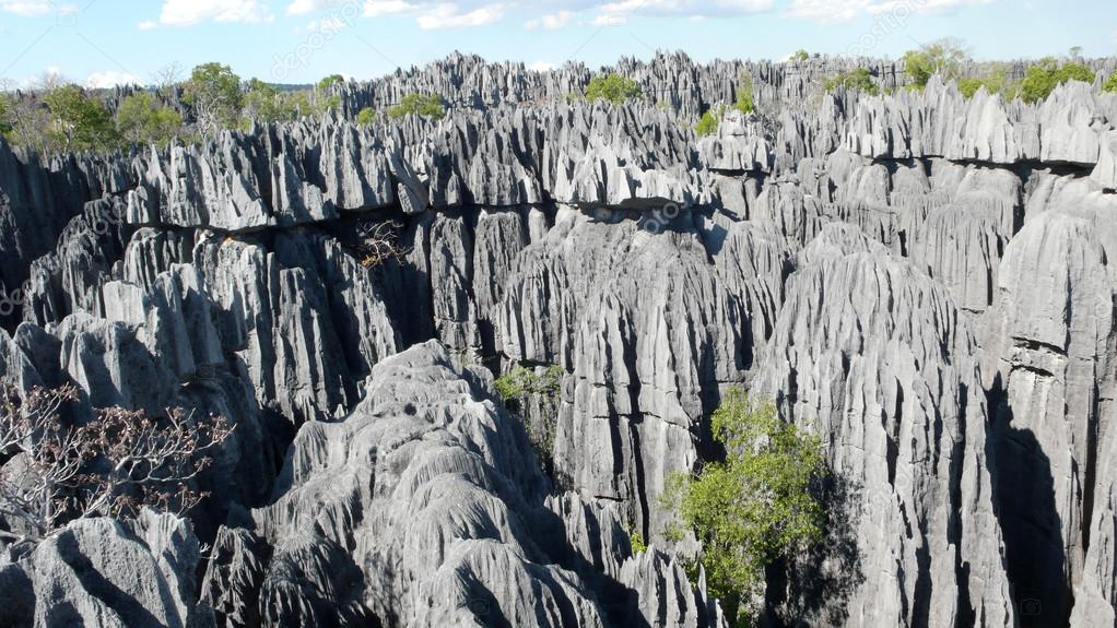 depositphotos_34556559-stock-photo-tsingy-de-bemaraha-madagascar
