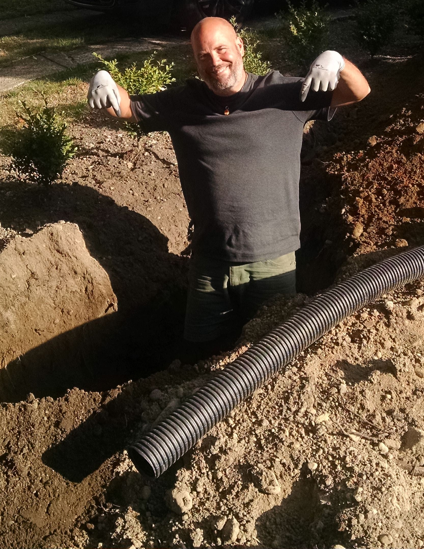 WQ - Infiltration - Scott in hole