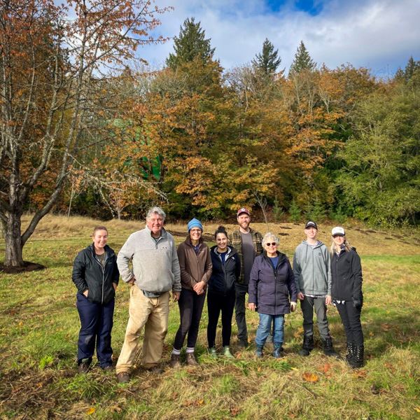 Volunteers at Deadman's pond for Green Puyallup Day 2022